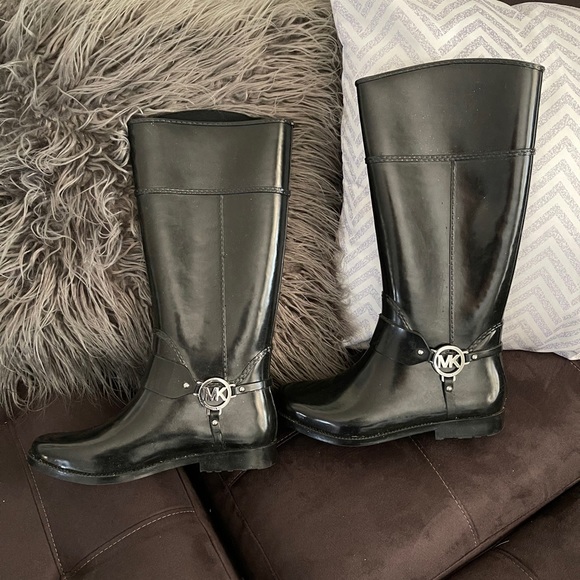 Michael Kors Fulton Harness Medallion Rain Boots - Picture 1 of 7